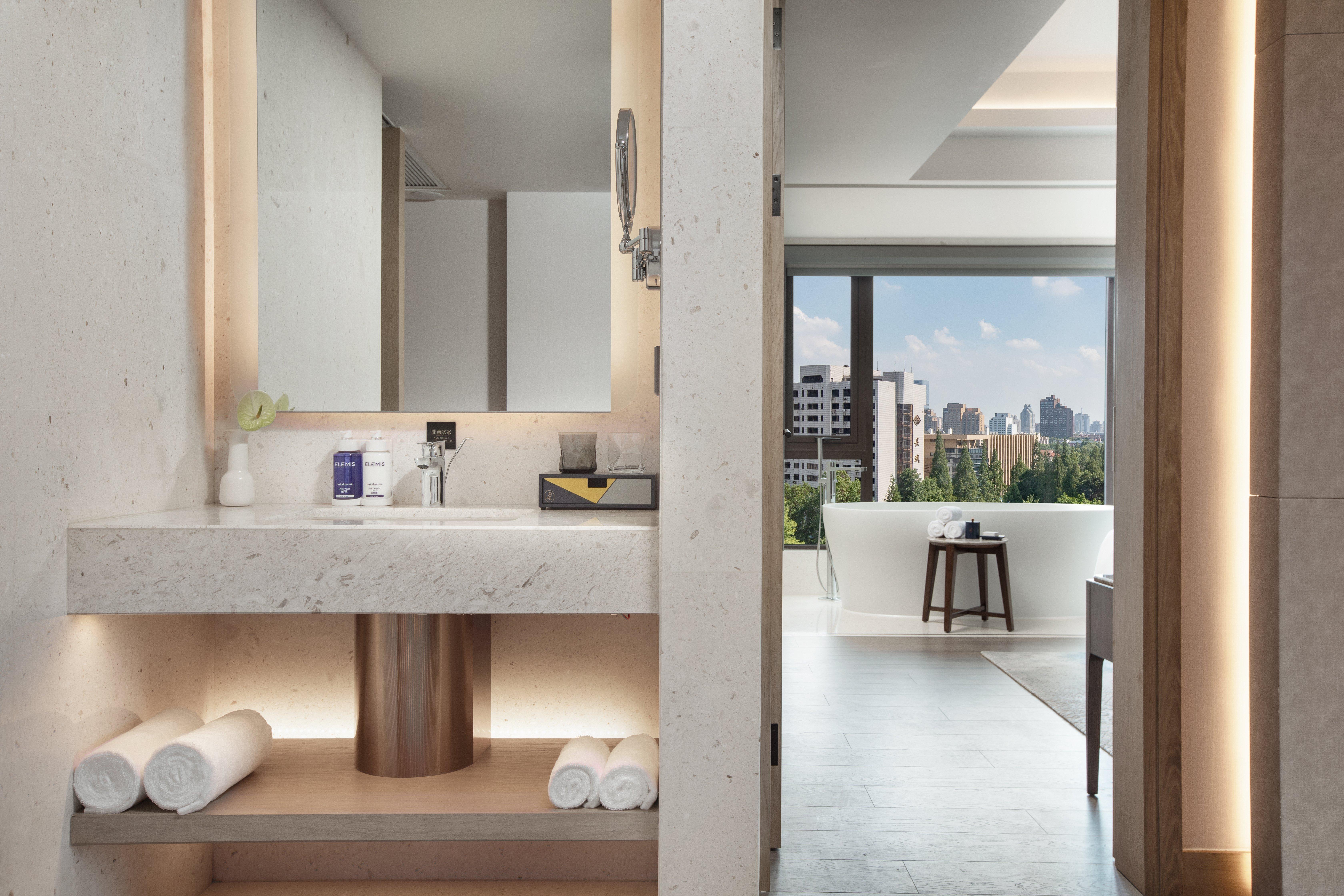 Voco Nanjing Oriental Pearl Otel Dış mekan fotoğraf