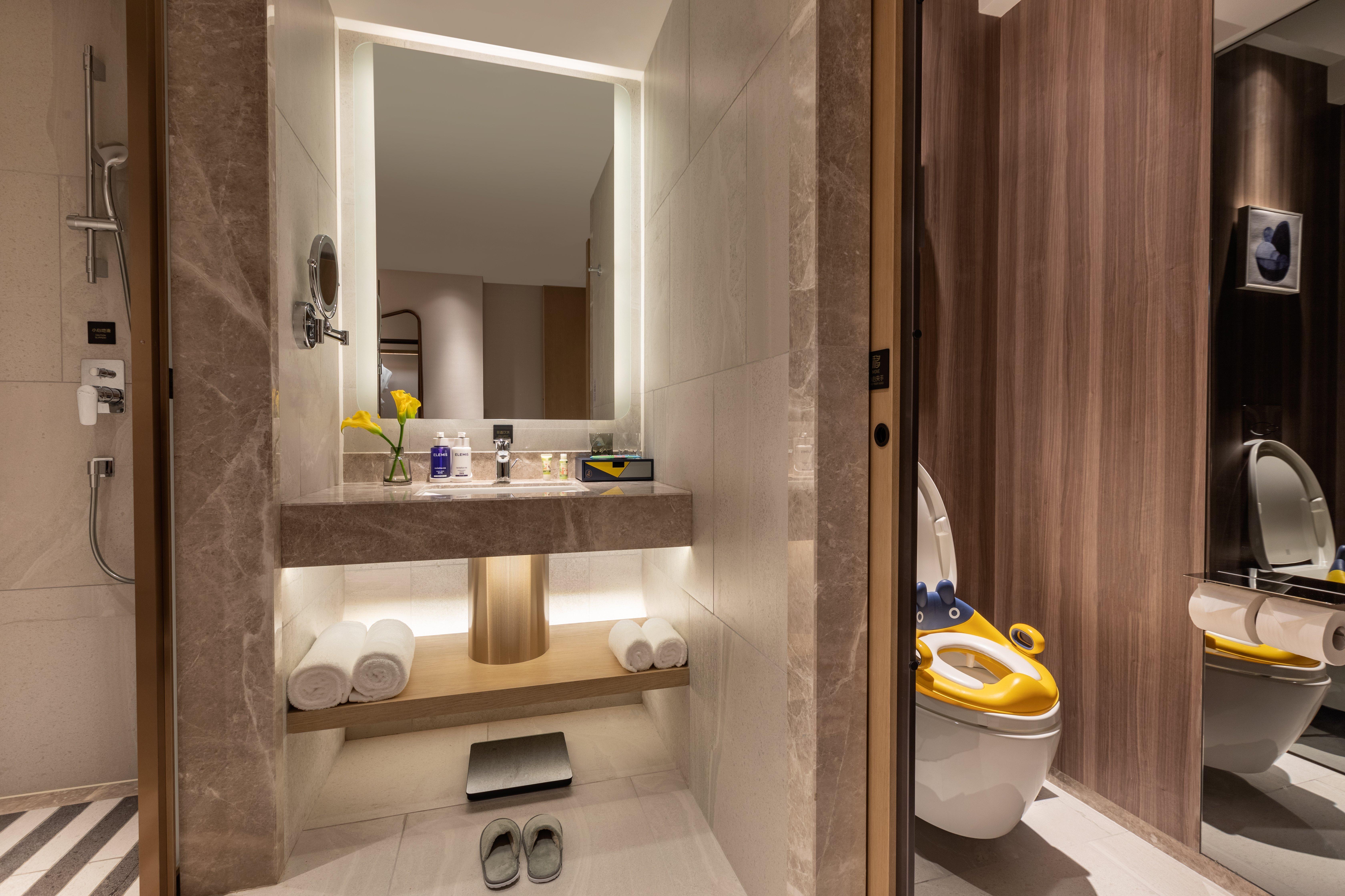 Voco Nanjing Oriental Pearl Otel Dış mekan fotoğraf